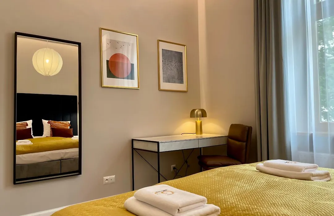 Golden Queen Apartments City Center-1